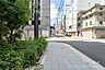 その他：敷地北側の前面道路（東側から）