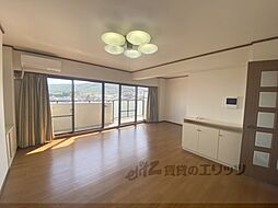 ローレル東生駒 5階4LDKのリビング/ダイニング