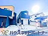 外観：街に溶け合う美しい景観と、採光や風通しを考えて設計された間取り。近隣の視線を考え調整した窓位置など、外観だけでなく、住まうご家族の心地よさを最優先しました。