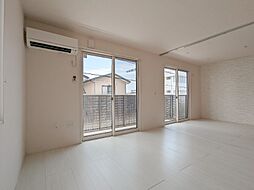 JR両毛線 伊勢崎駅 バス40分 赤堀支所前下車 徒歩15分の賃貸アパート 2階2LDKのリビング/ダイニング