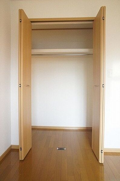 apartment 群馬県伊勢崎市連取町1510-1　T＆M　DE号