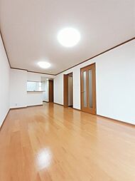 東武伊勢崎線 新伊勢崎駅 徒歩5分の賃貸アパート 1階ワンルームのリビング/ダイニング