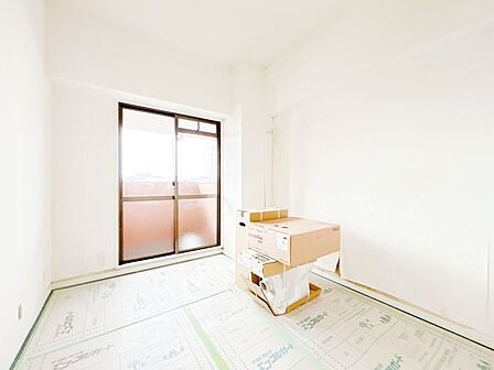 【リフォーム中】洋室 東側洋室別角度 そろそろ1人部屋が欲しい、そんなご家族の願いも叶えてあげられそうですね。