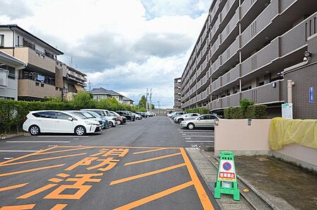 【駐車場】敷地内駐車場1台承継可能です!