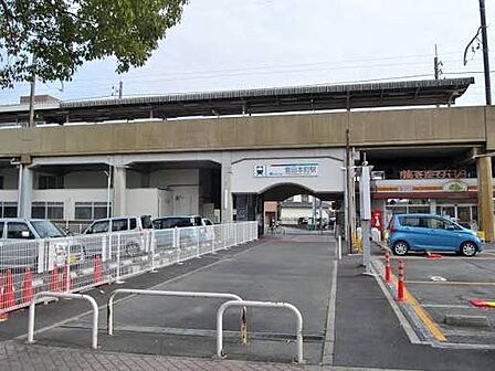 名鉄常滑線「豊田本町」駅 徒歩12分。 960m
