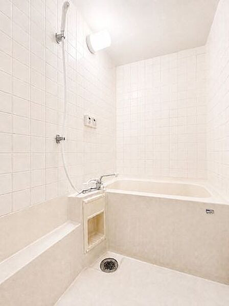◇オートバスで家事の時短に！◇追い焚き機能でいつでも温かいお風呂に入れます※AI加工画像につき、一部現況と異なります。
