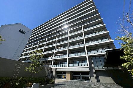 ◇12階建マンション10階部分◇小牧駅徒歩4分◇マックスバリュ小牧駅西店徒歩1分※AI加工画像につき、一部現況と異なります。