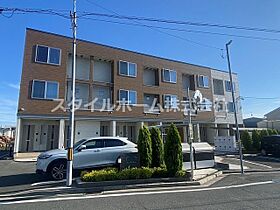 メゾン　ボンヌシャンス 302 ｜ 愛知県豊橋市菰口町6丁目2番地（賃貸アパート1LDK・3階・59.21㎡） その1