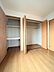 リビング/ダイニング：同建物内別部屋の写真です。