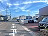 外観：前面道路含む現地写真