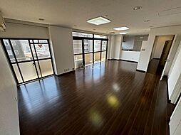 グランデカワノ烏ヶ辻 701 7階5LDKのリビング/ダイニング