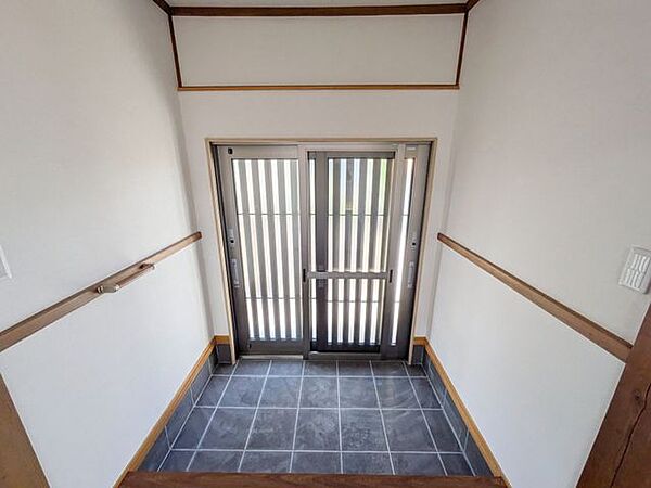 玄関を拡大表示