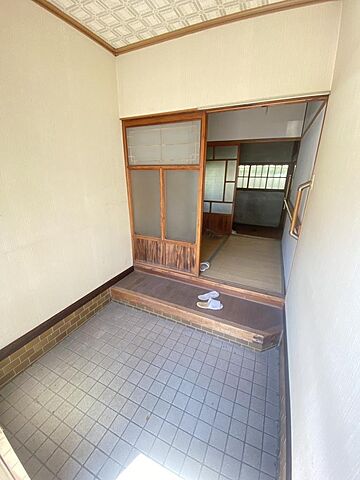 玄関 和歌山市島橋北ノ丁97-54