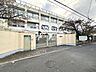 周辺：東大阪市立弥刀中学校 490m