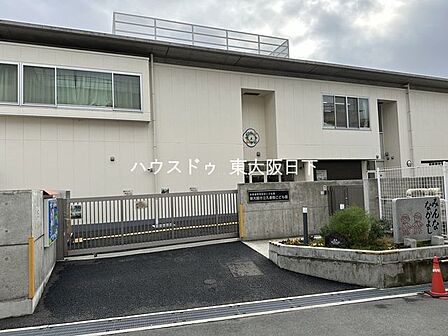 孔舎衙こども園 790m