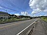 外観：前面道路含む現地写真