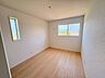 洋室：(同型写真)