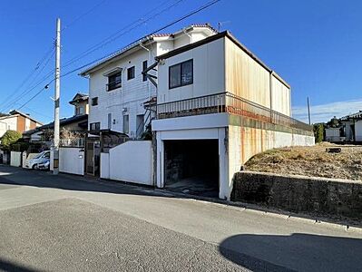 外観:高台の閑静な住宅地にある中古物件です。 外観:高台の閑静な住宅地にある中古物件です。