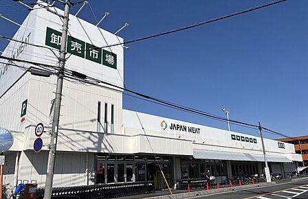 ジャパンミート 卸売市場 鳩ヶ谷店 750m