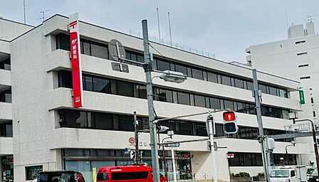 川口郵便局 930m