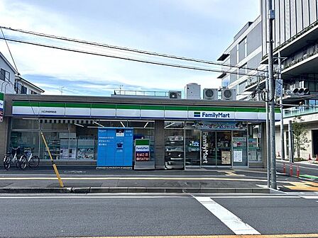 ファミリーマート 川口市役所前店 550m