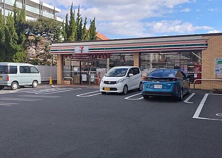 セブン-イレブン 川口芝3丁目店 330m