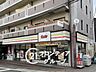 周辺：デイリーヤマザキ伏見墨染店 徒歩3分。 200m