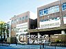 周辺：京都市立藤森中学校 徒歩13分。 980m