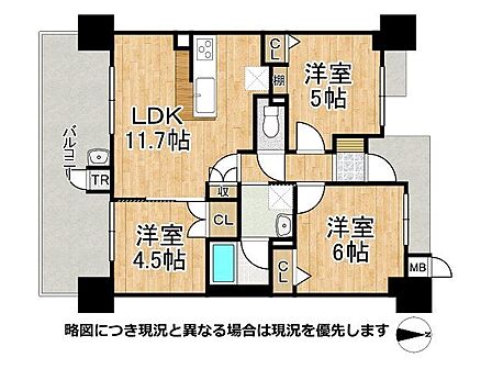 南向きのバルコニーはスロップシンク付。廊下の少ない機能的な間取り。