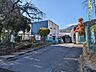 周辺：徒歩20分。大津市立志賀小学校は歴史の深い学校です。自然豊かでのびのび過ごす子供たちの自主性を尊重するカリキュラムも盛ん。少子化の今も勢いのある学校となっています。 1540m