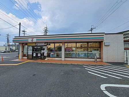セブンイレブン大津大萱3丁目店 徒歩4分。 260m