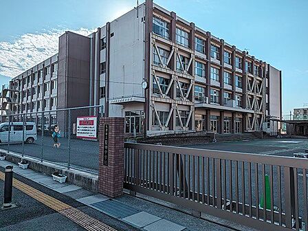 大津市立堅田中学校 徒歩21分。 1650m