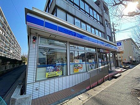 ローソン山科西野店 徒歩5分。 350m