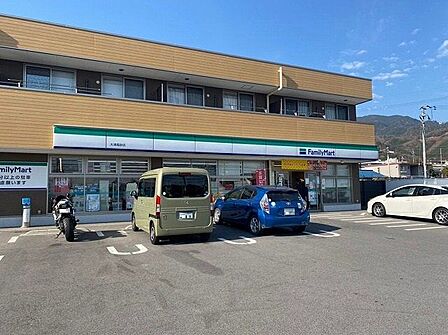 ファミリーマート大津高砂店 徒歩11分。 860m