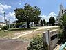 周辺：穂波公園滑り台やブランコの遊具がある公園です。中央が開けていますので、ゆったりとしています。見通しも良く安心ですね。 50m