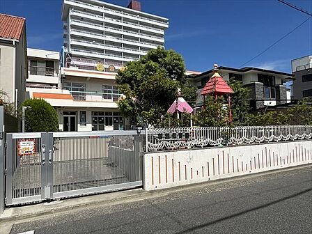 若葉保育園【保育方針】豊かな環境の中で子どもの欲求を満たし、円満な人間形成及び社会への適性を育む。○鼓笛・器楽・音楽活動に力を入れています ○体操教室・運動能力を育てます ○英語教室・学ぶ力の基…