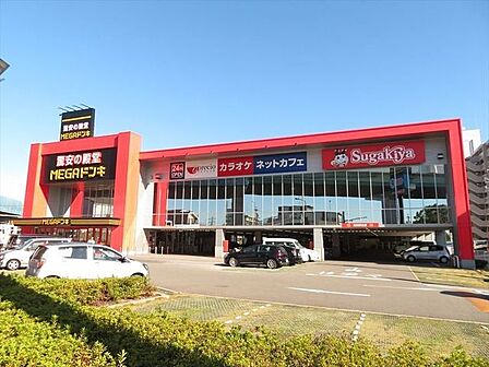 【MEGAドン・キホーテ名四丹後通り店】定休日なし国道23号線 丹後通交差点隣駐車場:100台(他、隔地駐車場51台)名古屋鉄道名古屋本線 本星崎駅から徒歩約20分 1570m