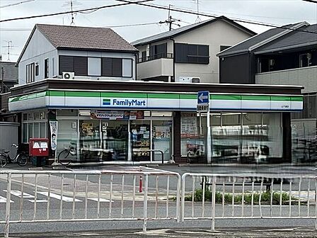 ファミリーマート 山下通店【24時間営業】 瑞穂運動場東駅出口3から徒歩1分 (電子マネー利用可 ATMあり ネット通販あり)Vポイントサービスあり。 270m