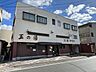 周辺：玉の湯昭和レトロな銭湯　【営業時間】15時半〜22時半　【定休日】金曜　【料金】大人（中学生以上）500円、中人（小学生）180円、小人（小学生未満）100円　【駐車場】7台 140m