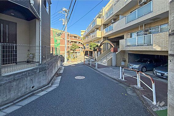 敷地西側の前面...