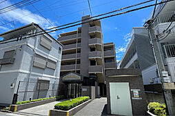 南東向き角部屋、専用庭付きです!