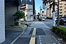 その他：敷地の北東側前面道路（南東側から）