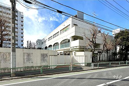 さかうえ児童館の外観