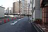 その他：敷地の東側前面道路（北側から）