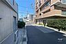 その他：敷地の西側前面道路（南側から）
