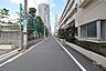 その他：敷地西側の前面道路