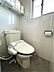 トイレ：静寂に包まれたトイレは、忙しい日常のなかでほっとできる大切な時間をもたらす。