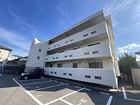 香川県高松市牟礼町牟礼2390-1（賃貸マンション2LDK・3階・57.00㎡） その1