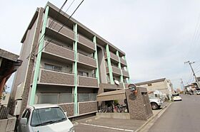 香川県高松市郷東町792-45（賃貸マンション1K・4階・30.00㎡） その1