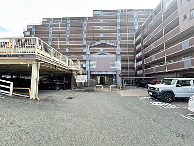 外観:専有面積75m2超えの3LDKマンション!家計に優しいオール電化物件です♪ 外観:専有面積75m2超えの3LDKマンション!家計に優しいオール電化物件です♪